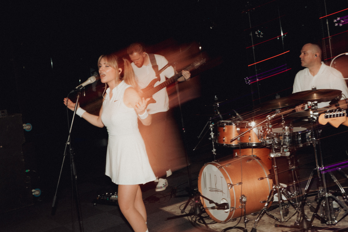 Martas jaunā albuma "Wrong Woman (According to the Rule Book)" prezentācija.