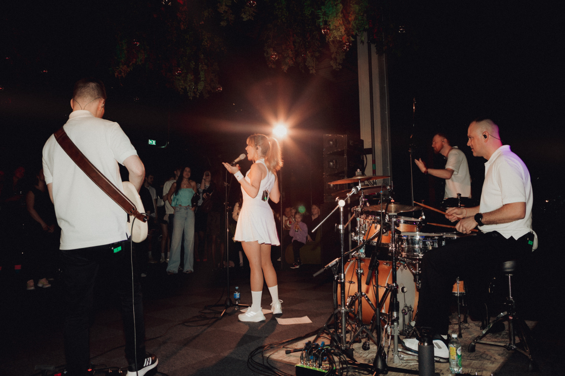 Martas jaunā albuma "Wrong Woman (According to the Rule Book)" prezentācija.