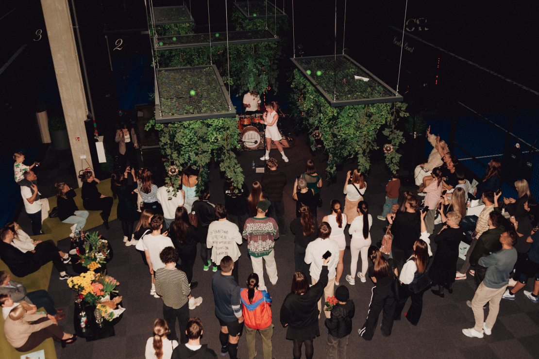 Martas jaunā albuma "Wrong Woman (According to the Rule Book)" prezentācija.