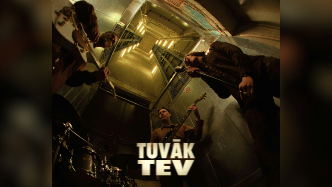 Nameja dziesmas "Tuvāk tev" titulbilde.