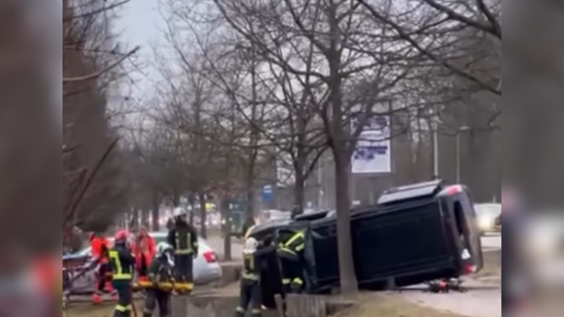 Mikroautobusa avārijas vieta.