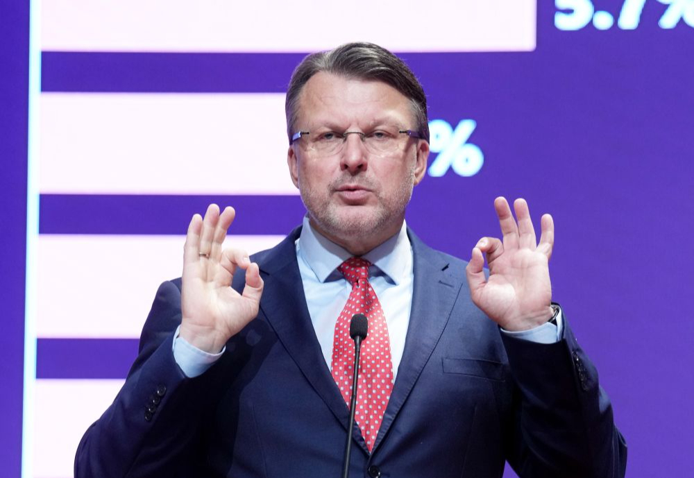 Partijas "Latvija pirmajā vietā" priekšsēdētājs, Rīgas domes deputāts Ainārs Šlesers.