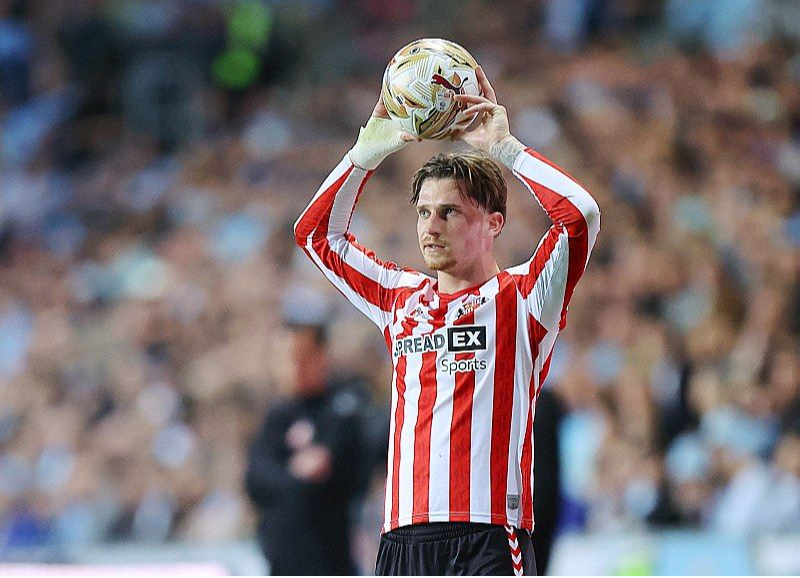 Denniss Cirkins decembra izskaņā "Sunderland" sastāvā debitēja Anglijas premjerlīgā un laukumā devies septiņās spēlēs.