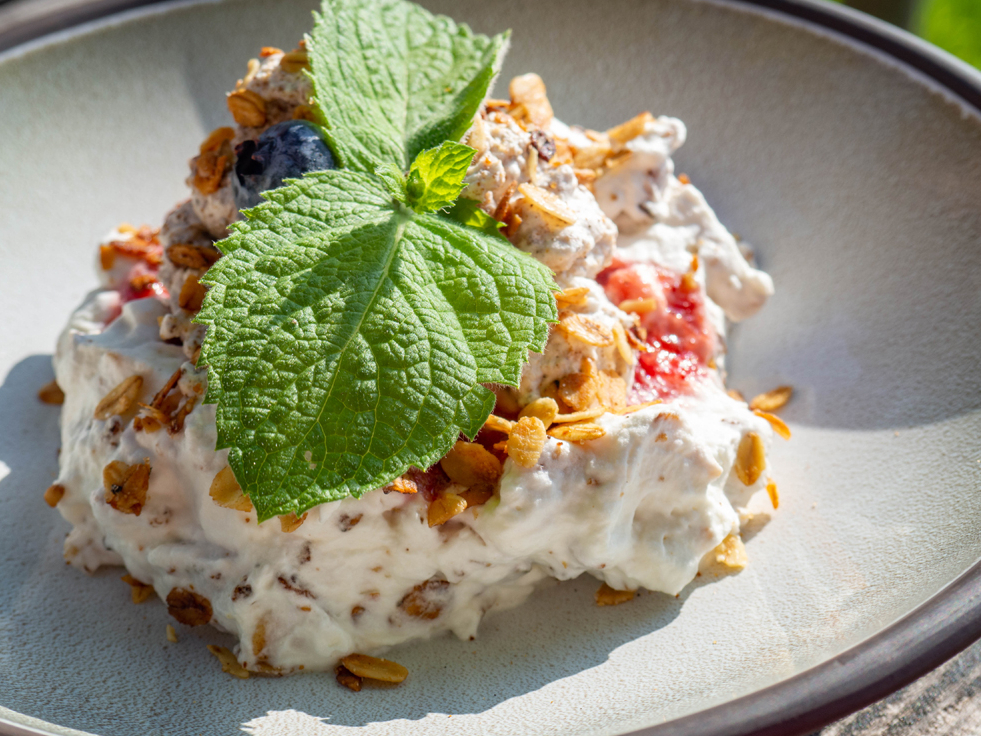 Auzu pārslas ar putukrējumu.