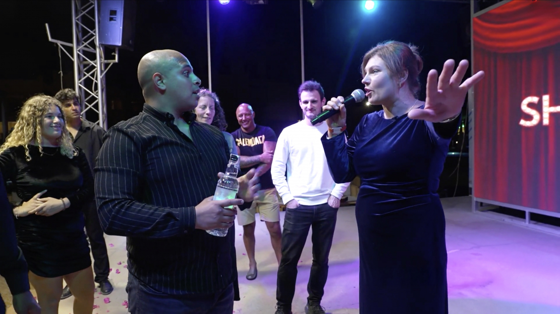 Magoni Liedeskalnu neapmierina šņabis balvā par uzvaru konkursā: "Es nedzeru un nekad neesmu dzērusi".