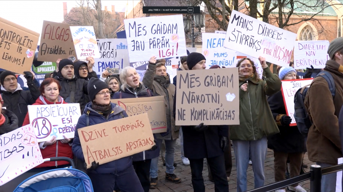 Protests pie Saeimas.