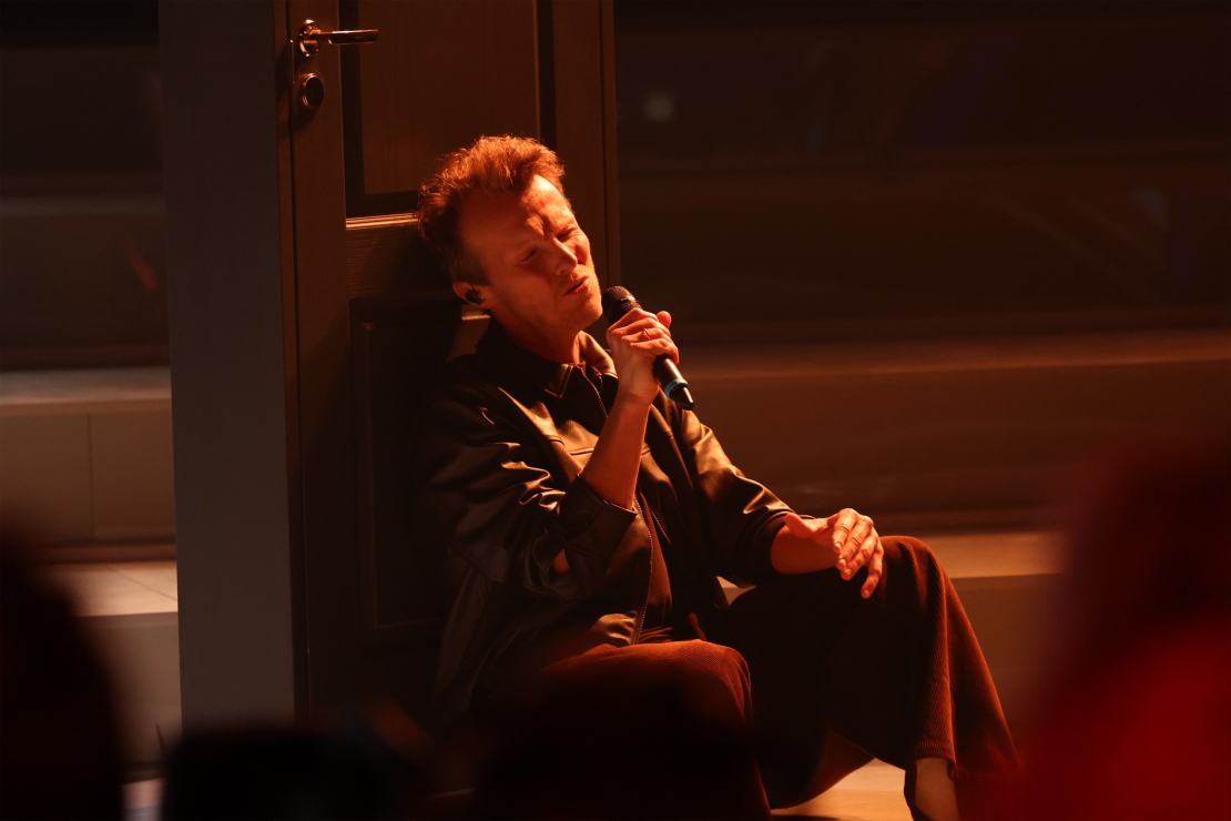 Muzikālā šova "Koru kari" trešā tiešraide.