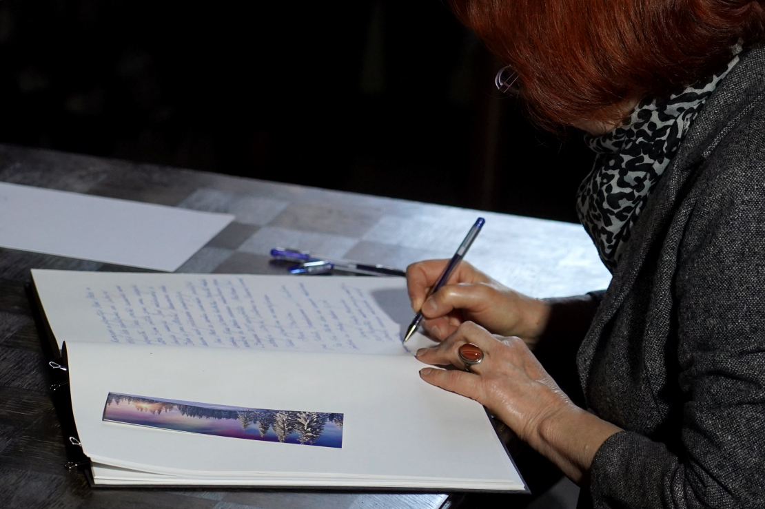 Rīgas Latviešu biedrības nama Lielajā zālē notiek atvadīšanās no kino un teātra režisora Jāņa Streiča.