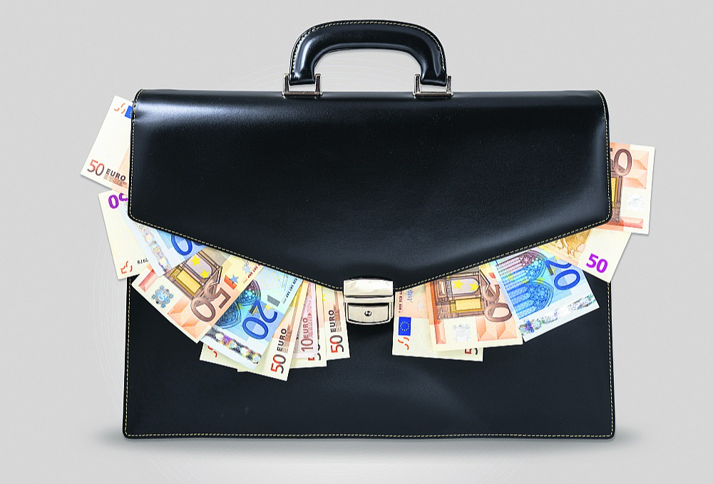 Nauda, banknotes. Ilustratīvs attēls.