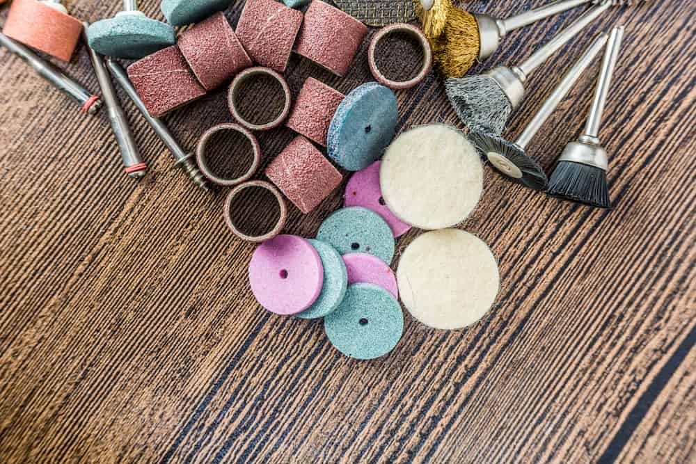 Slīpmateriāli koka grīdām.