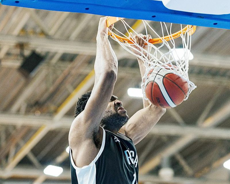 Nepilnus 28 gadus vecais amerikāņu centrs Brendons Hafmens ir viens no fiziski jaudīgākajiem Latvijas klubu basketbolistiem ilgā laika periodā, un tikšana pie viņa sezonas laikā ir liela "VEF Rīgas" veiksme.