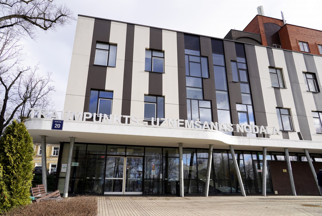 Traumatoloģijas un ortopēdijas slimnīcas teritorija.