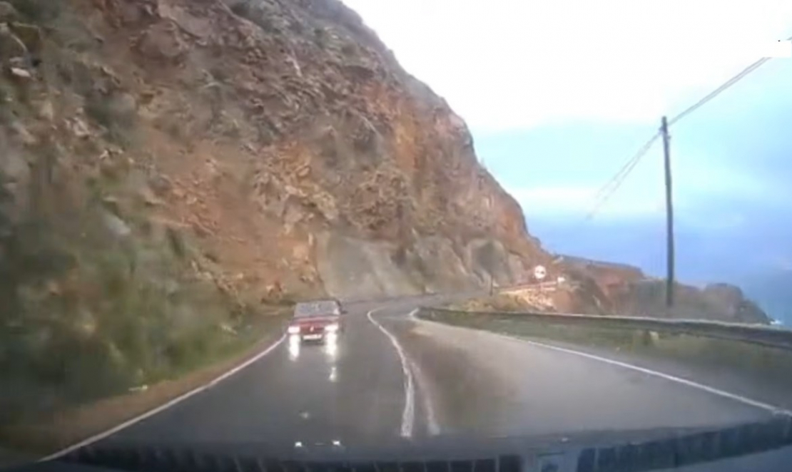 Ekrānuzņēmums no cietušās automašīnas videoreģistratora.