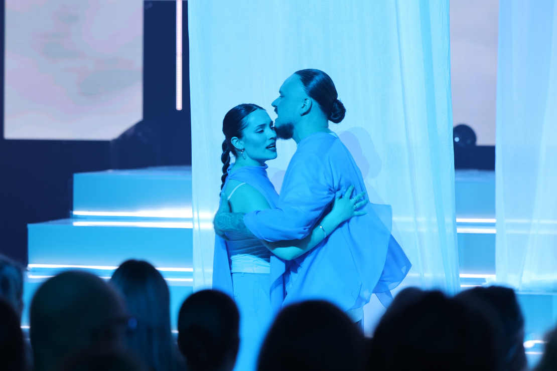 Muzikālā šova "Koru kari" ceturtā tiešraide.