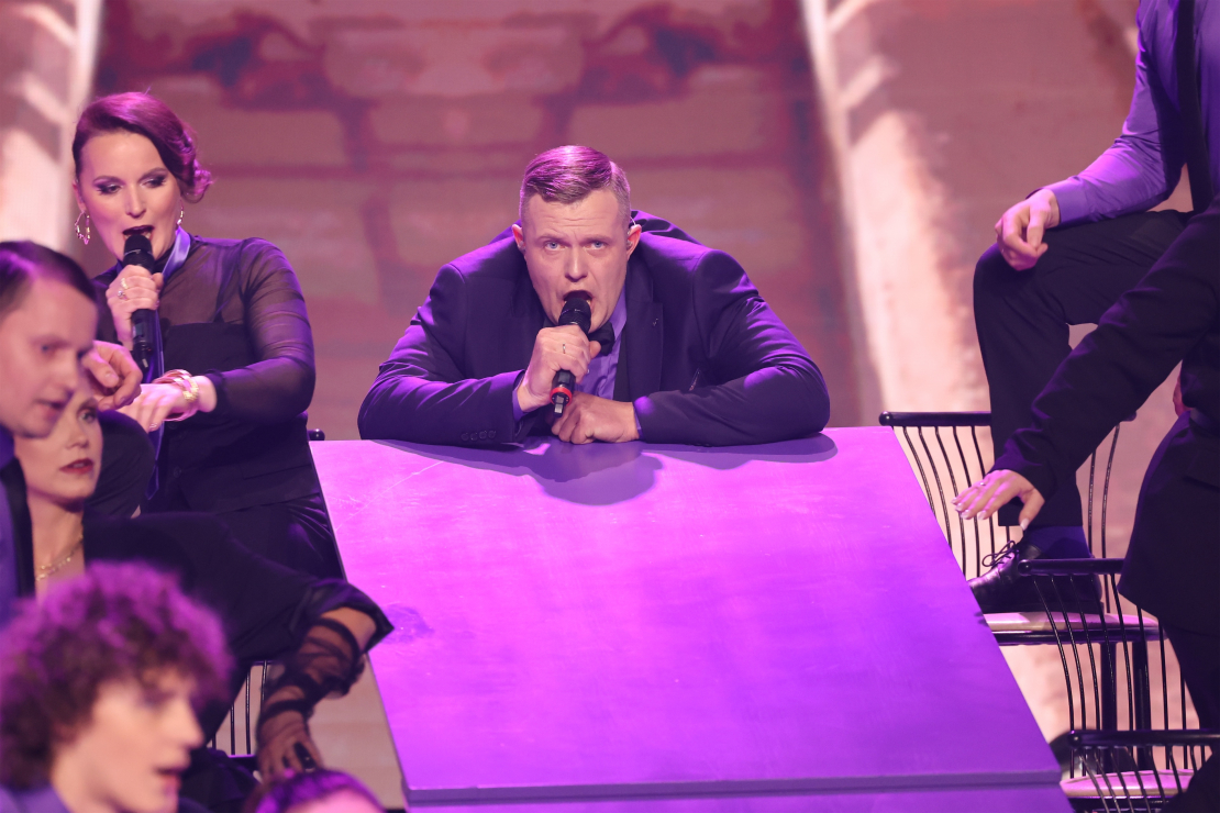 Muzikālā šova "Koru kari" ceturtā tiešraide.