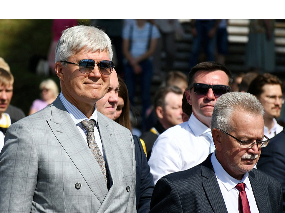 No amata atstādinātais Rēzeknes domes priekšsēdētājs Aleksandrs Bartaševičs (no kreisās) un vicemērs Jānis Tutins, kurš jau gandrīz divus mēnešus pilda pašvaldības vadītāja pienākumus.