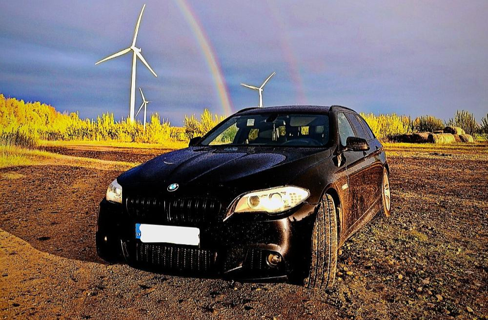 Ar šo auto apsūdzētais bēga no policistiem, tiesa lēma automašīnu "BMW" konfiscēt par labu valstij.