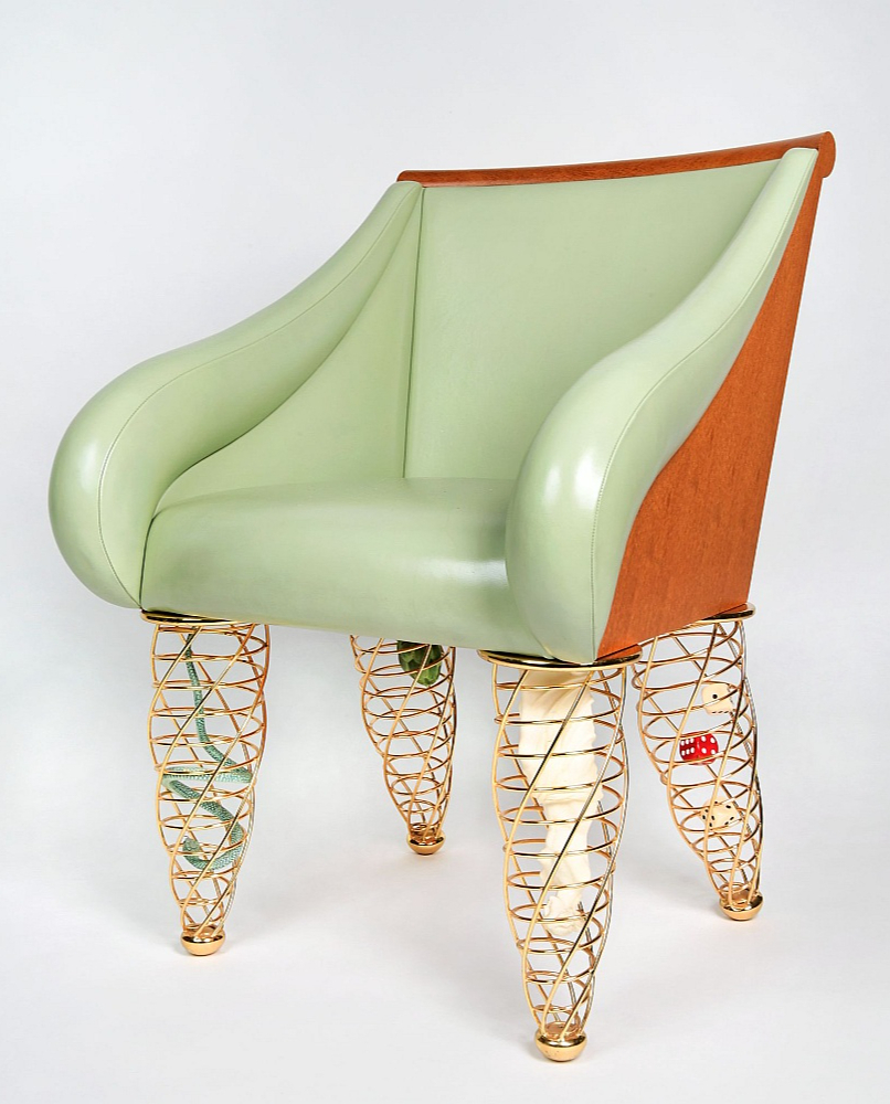 Silvāns Dibisons (1946). "Naivā burvība". Klubkrēsls. 1991. Krāsota āda, tērauds. "Mobilier national" kolekcija.