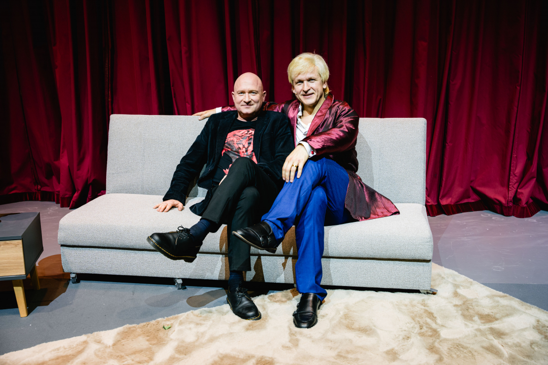 Komēdijas "Patiesais kailums" pirmizrāde.