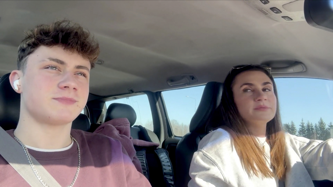 Vita Valtere ar dēlu Gabrielu Semiju.