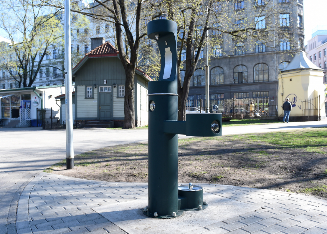 Dzeramā ūdens brīvkrāns Vērmanes dārzā.