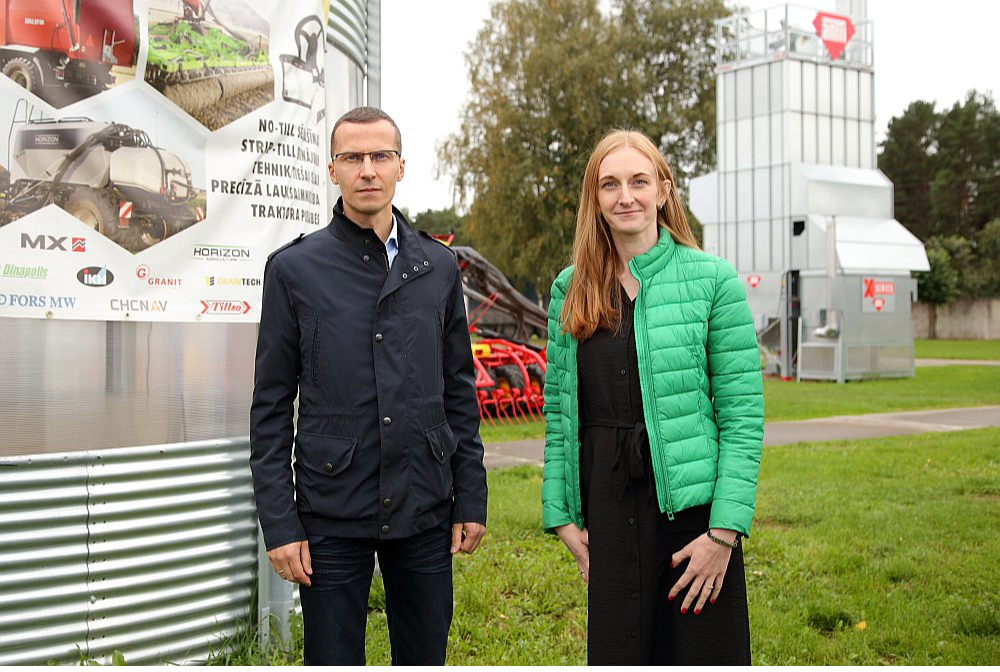 SIA "A. M. L." valdes loceklis Gusts Lūsis stāsta, ka izstāde tradicionāli ir sava veida nozares spogulis – tajā redzams, ar kādām problēmām saskaras saimnieki un kādus risinājumus piedāvā uzņēmēji. Savukārt izstāžu daļas vadītāja Laura Lūse uzsver, ka mūsdienu saimniekošanā tehnoloģijas vairs nav luksuss, bet gan instruments, bez kura grūti konkurēt.