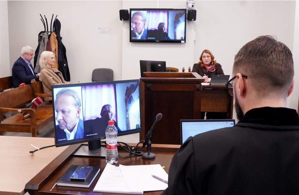 Aleksejs Rosļikovs tiesas sēdei ceturtdien bija pieslēdzies attālināti no Baltkrievijas.