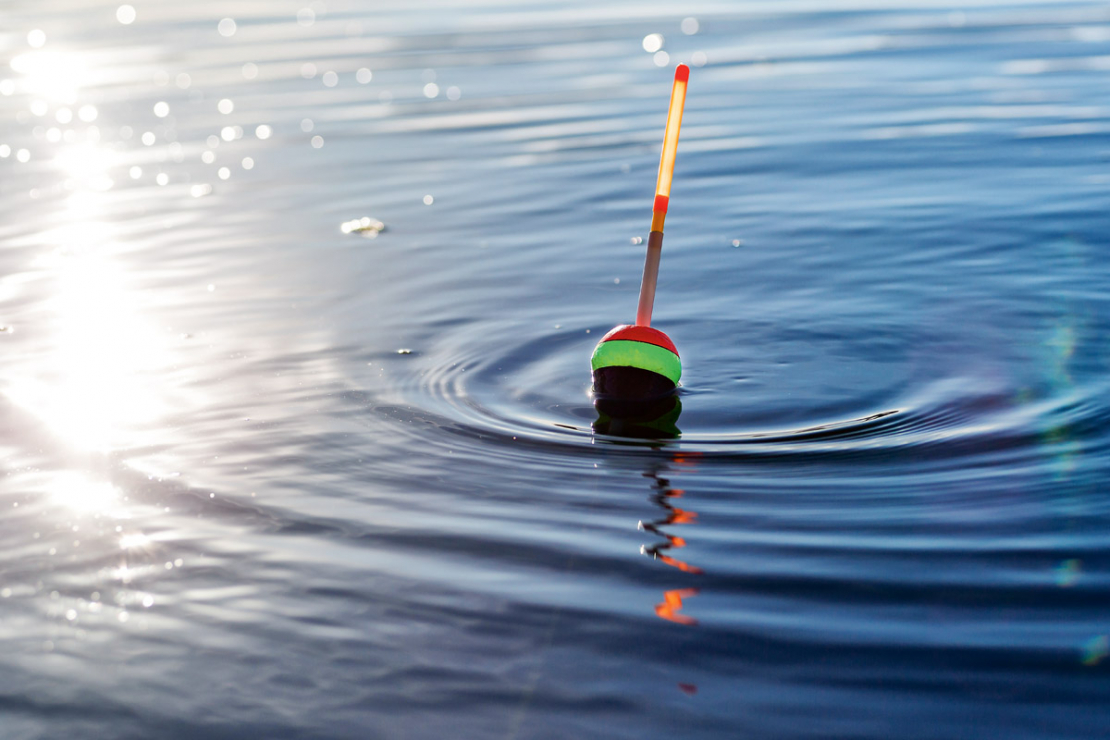 Pludiņmakšķerēšana.