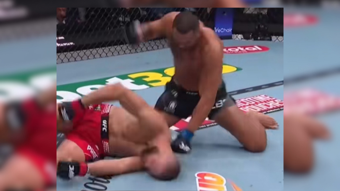 Karloss Ulbergs nokautē Jiri Prohāzku.