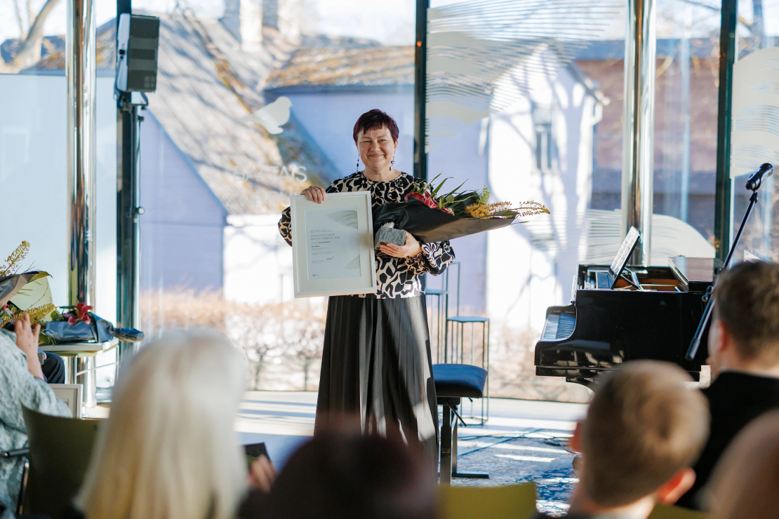 22. reizi tiek pasniegta Rīgas pašvaldības Izglītības, kultūras un sporta departamenta gada balva "Baltais zvirbulis".