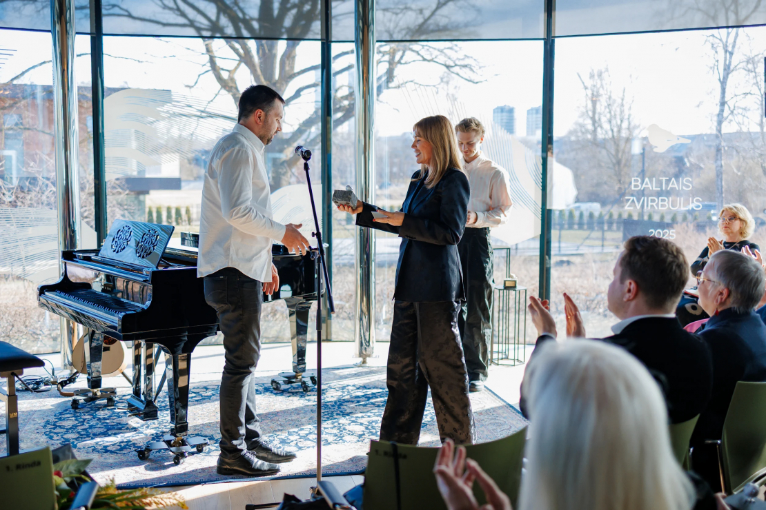 22. reizi tiek pasniegta Rīgas pašvaldības Izglītības, kultūras un sporta departamenta gada balva "Baltais zvirbulis".