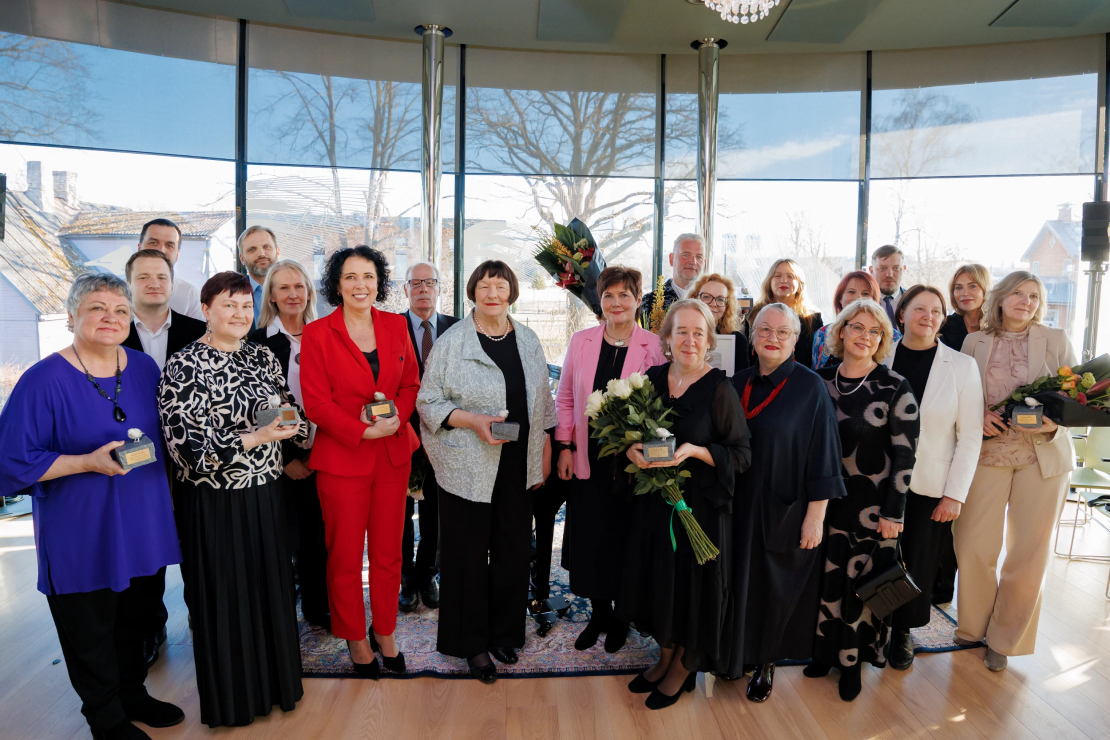 22. reizi tiek pasniegta Rīgas pašvaldības Izglītības, kultūras un sporta departamenta gada balva "Baltais zvirbulis".