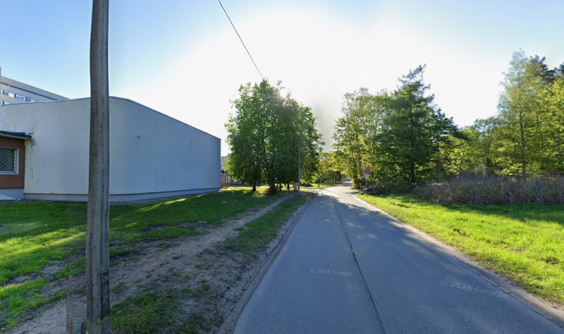 Posms, kas savieno Hipokrāta un Juglas ielu.