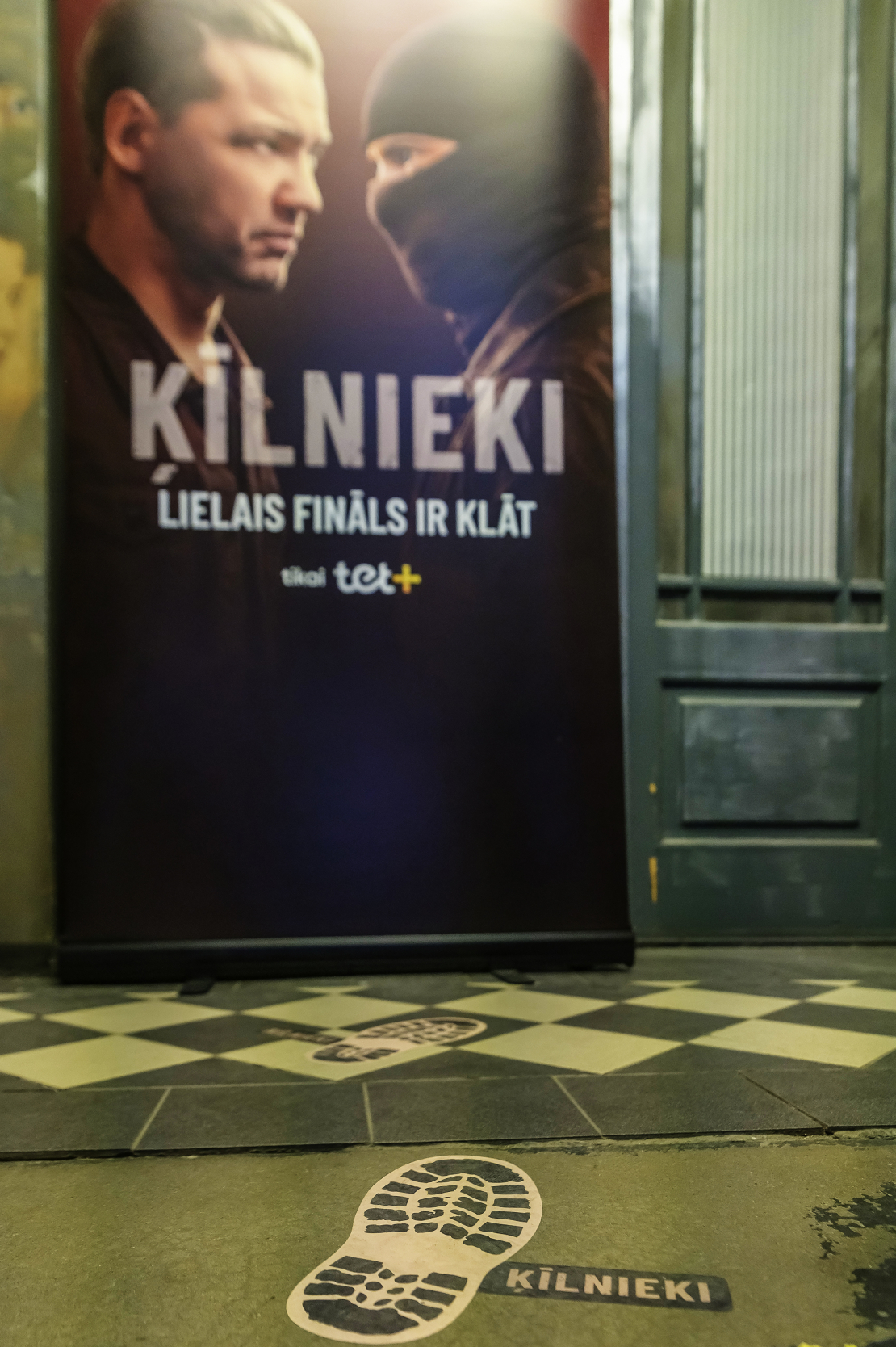 Daudzsēriju filmas "Ķīlnieki" noslēdzošās sērijas pirmizrāde.