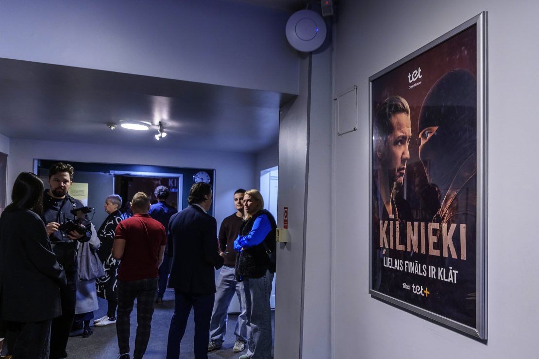 Daudzsēriju filmas "Ķīlnieki" noslēdzošās sērijas pirmizrāde.