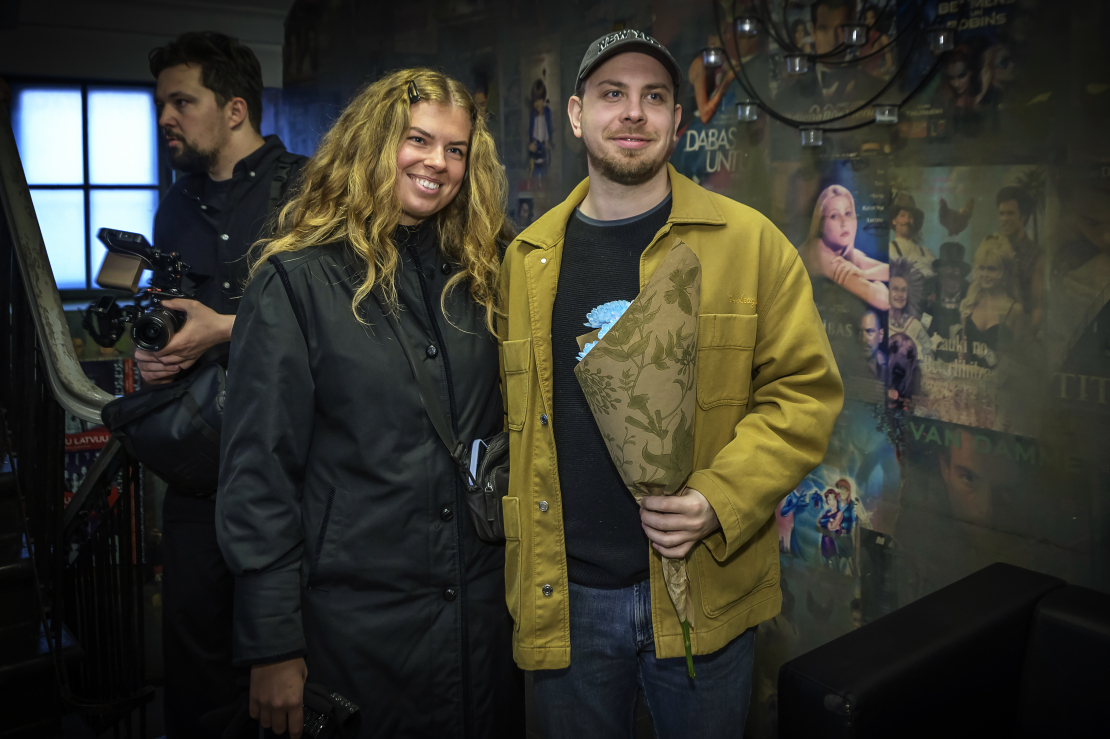 Daudzsēriju filmas "Ķīlnieki" noslēdzošās sērijas pirmizrāde.