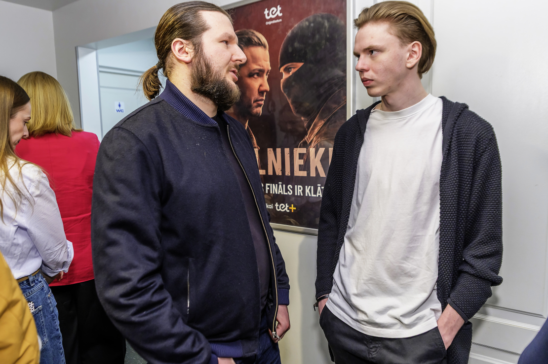 Daudzsēriju filmas "Ķīlnieki" noslēdzošās sērijas pirmizrāde.