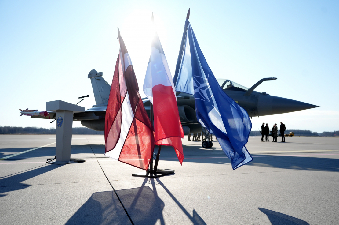 Francijas iznīcinātāji "Rafale" ierodas militārajā bāzē "Lielvārde".