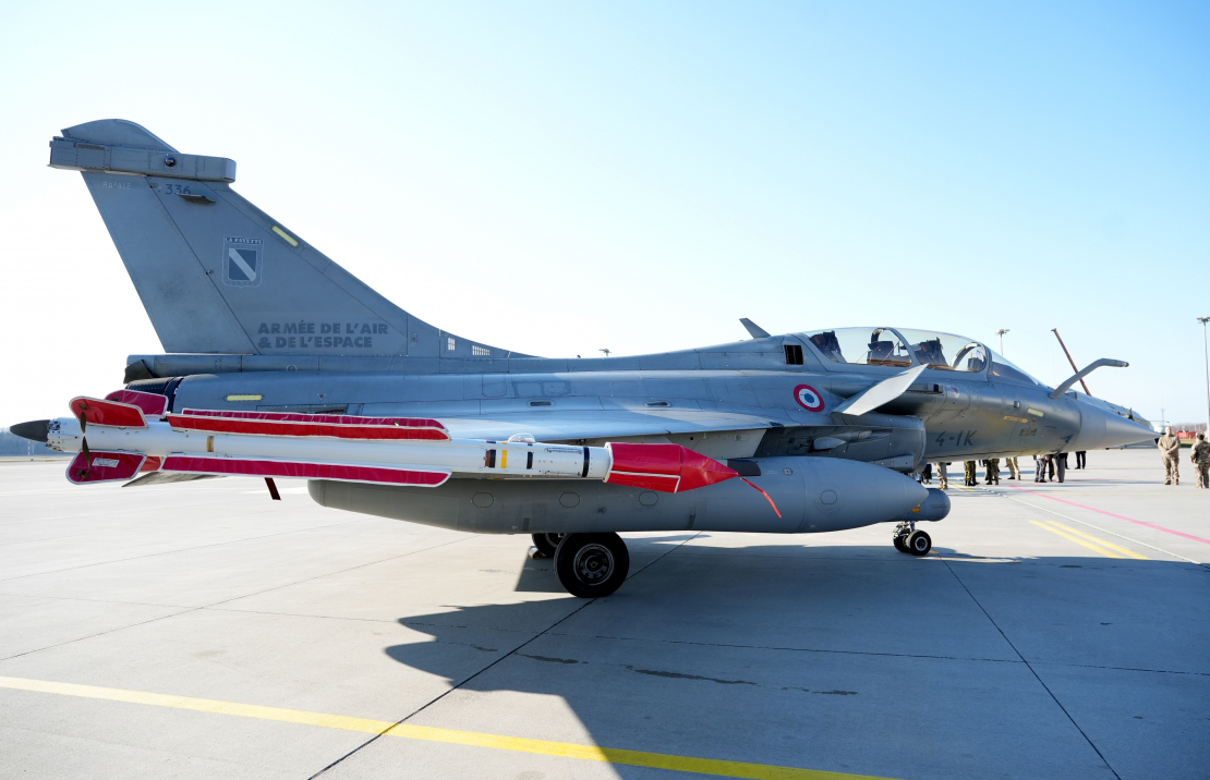 Francijas iznīcinātāji "Rafale" ierodas militārajā bāzē "Lielvārde".