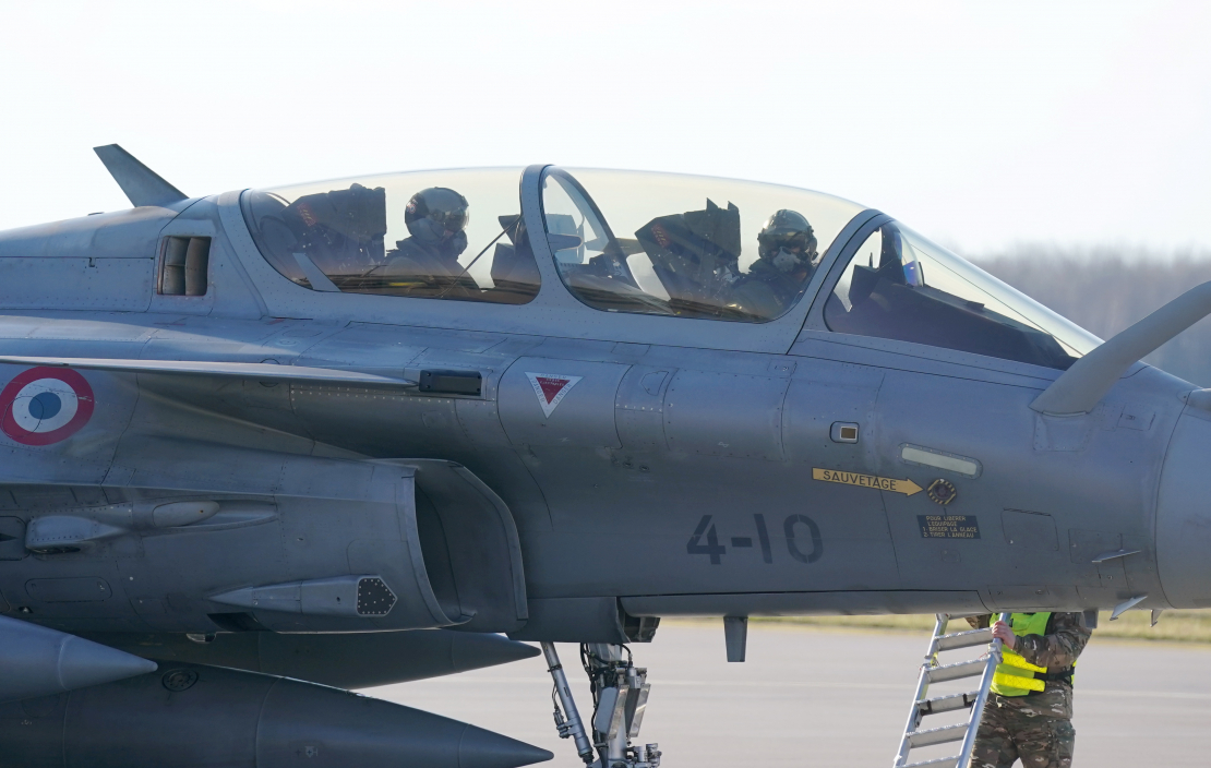 Francijas iznīcinātāji "Rafale" ierodas militārajā bāzē "Lielvārde".