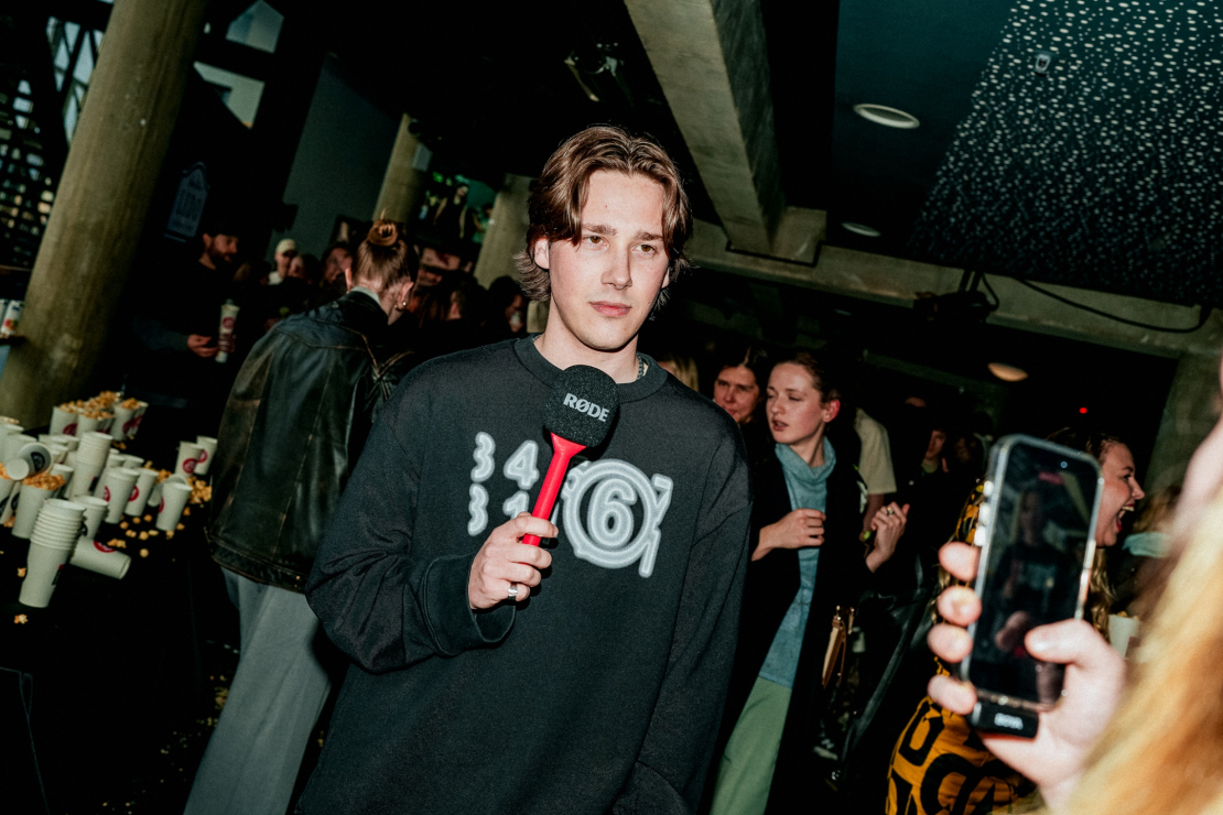 Reperis Wiesulis filmas "Jo dzīve ir batls" pirmizrādē.