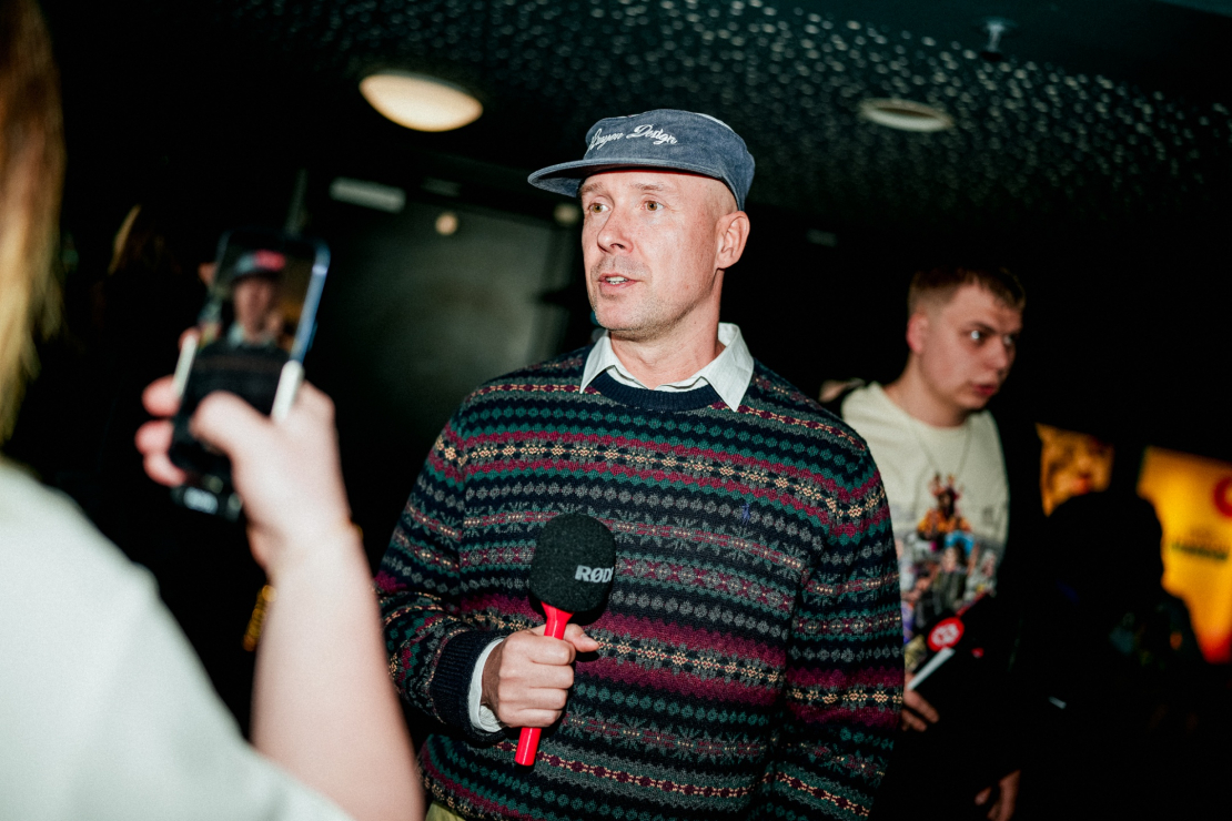 Reperis Gustavo filmas "Jo dzīve ir batls" pirmizrādē.