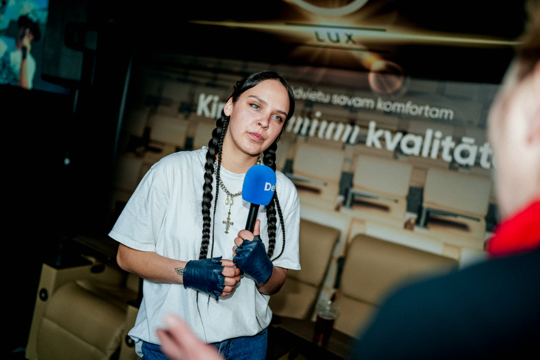 Repere VIŅA filmas "Jo dzīve ir batls" pirmizrādē.