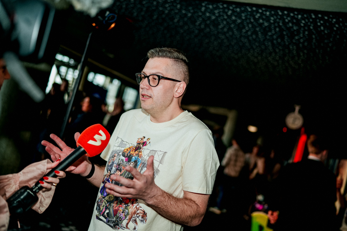 "Jo dzīve ir batls" režisors Edgars Sniegs filmas pirmizrādē.