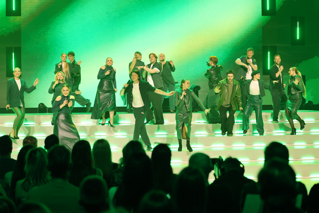 Muzikālā šova šova "Koru kari" septītā tiešraide.