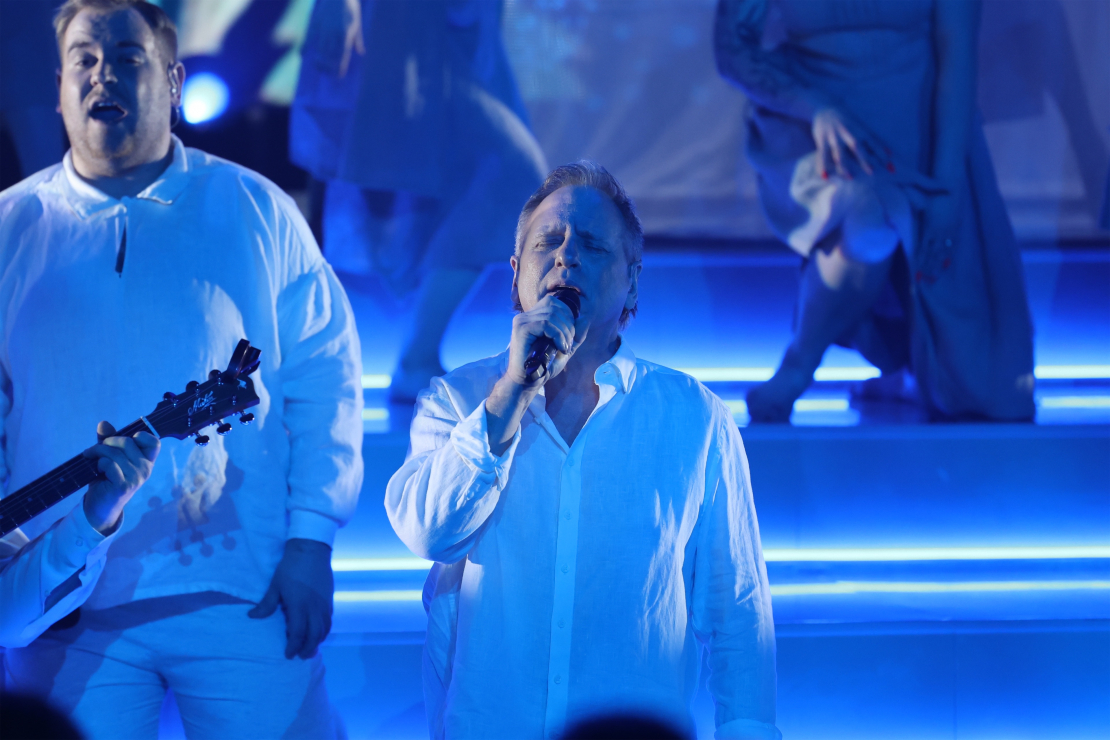 Muzikālā šova šova "Koru kari" septītā tiešraide.