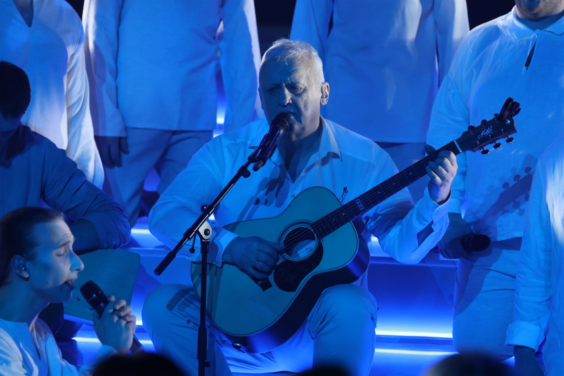 Muzikālā šova šova "Koru kari" septītā tiešraide.