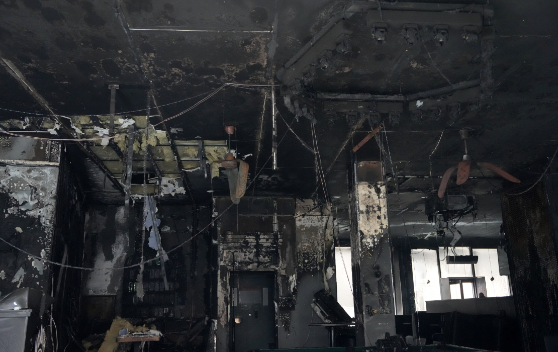 Ugunsgrēka sekas "The Sinners" bārā.