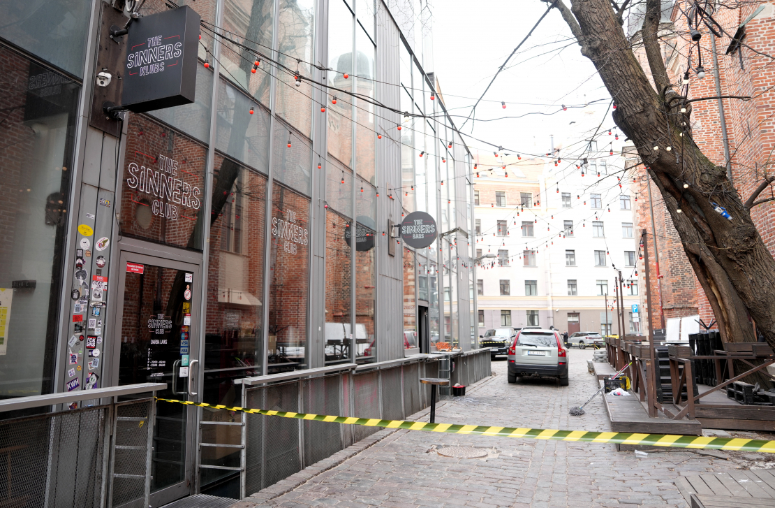 Ugunsgrēka sekas "The Sinners" bārā.