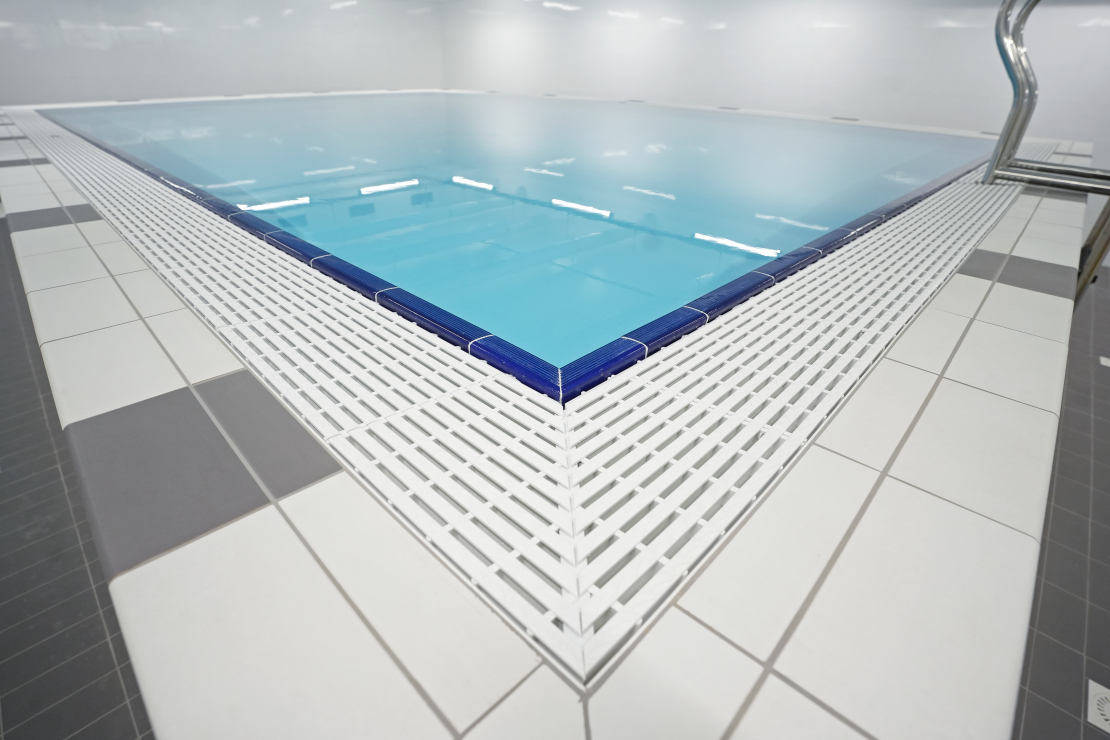 Rīgas Natālijas Draudziņas vidusskolā atjaunotie baseini.